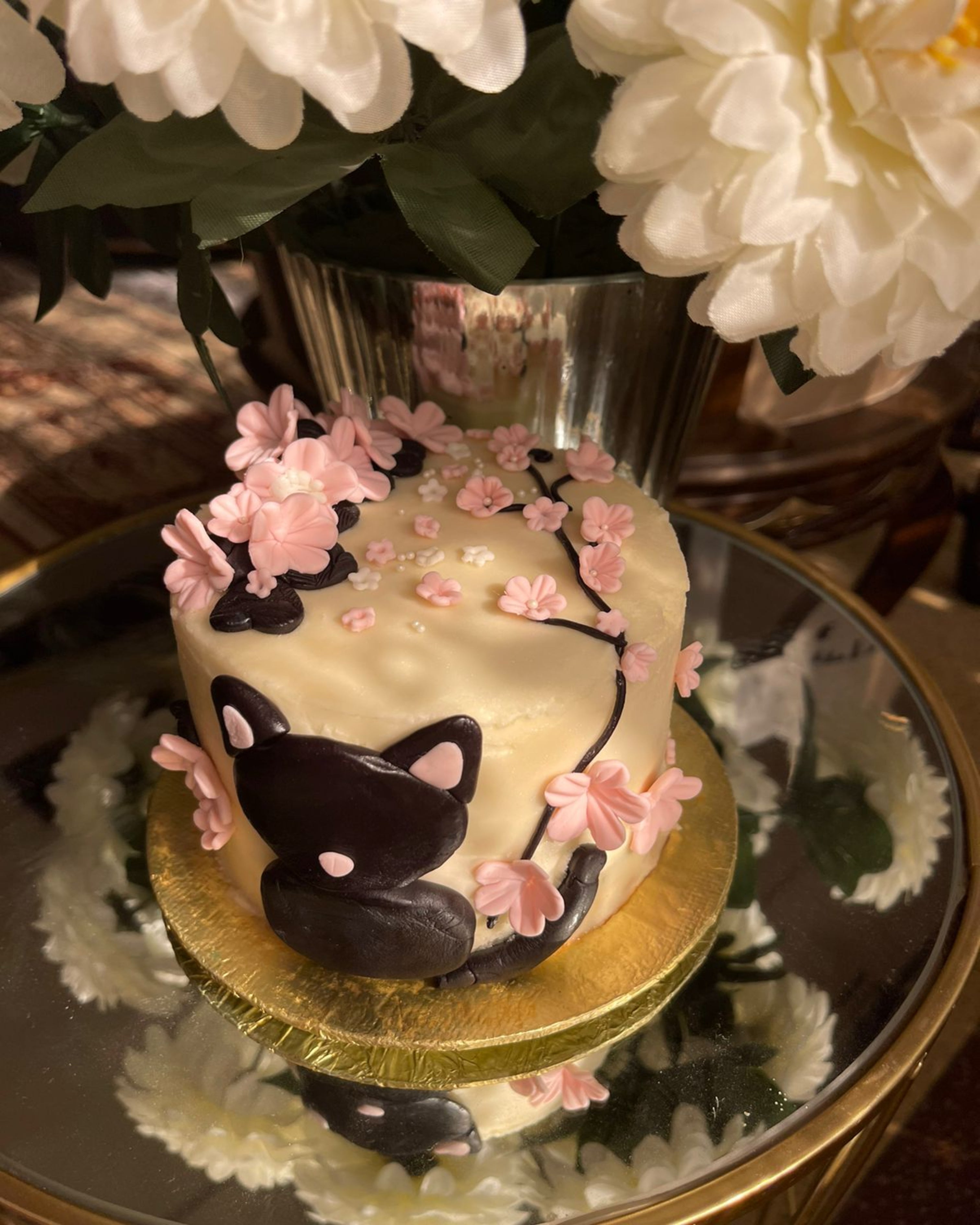 Sakura Kitty Cake
